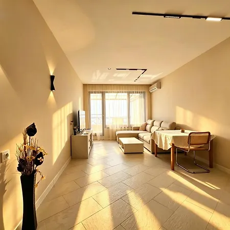 Апартамент Europroperties Sirena